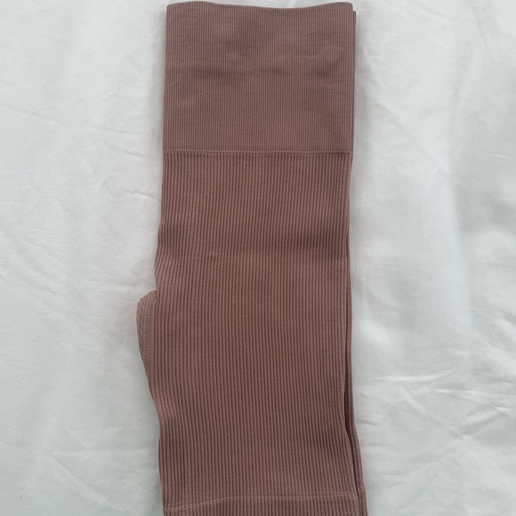 TNA BIKE SHORTS - Picture 2 of 3